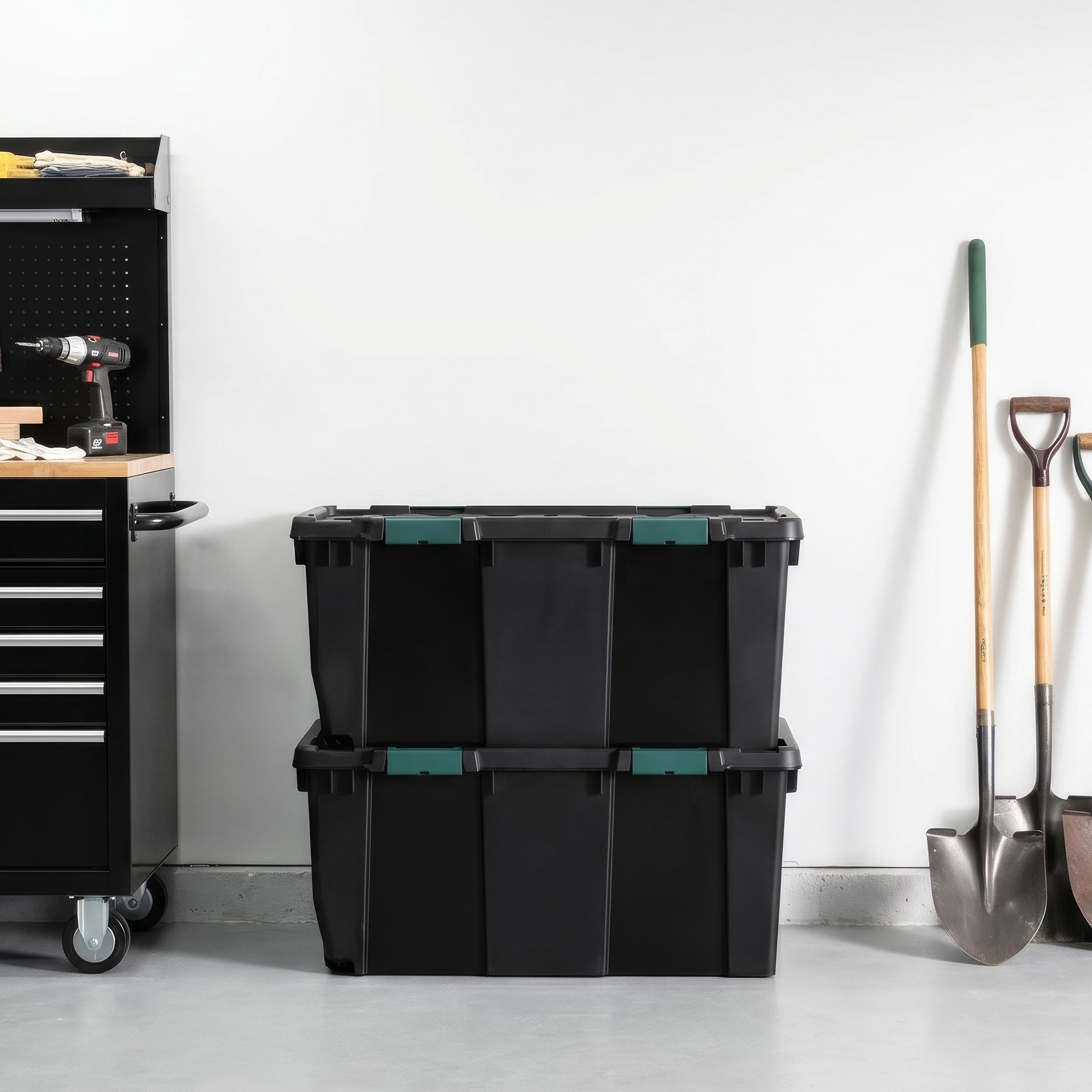 Remington, 32 Gal Plastic Storage Bins with Lids Latching Totes, Heavy Duty Containers with  Handle and Wheels Black 2Pk