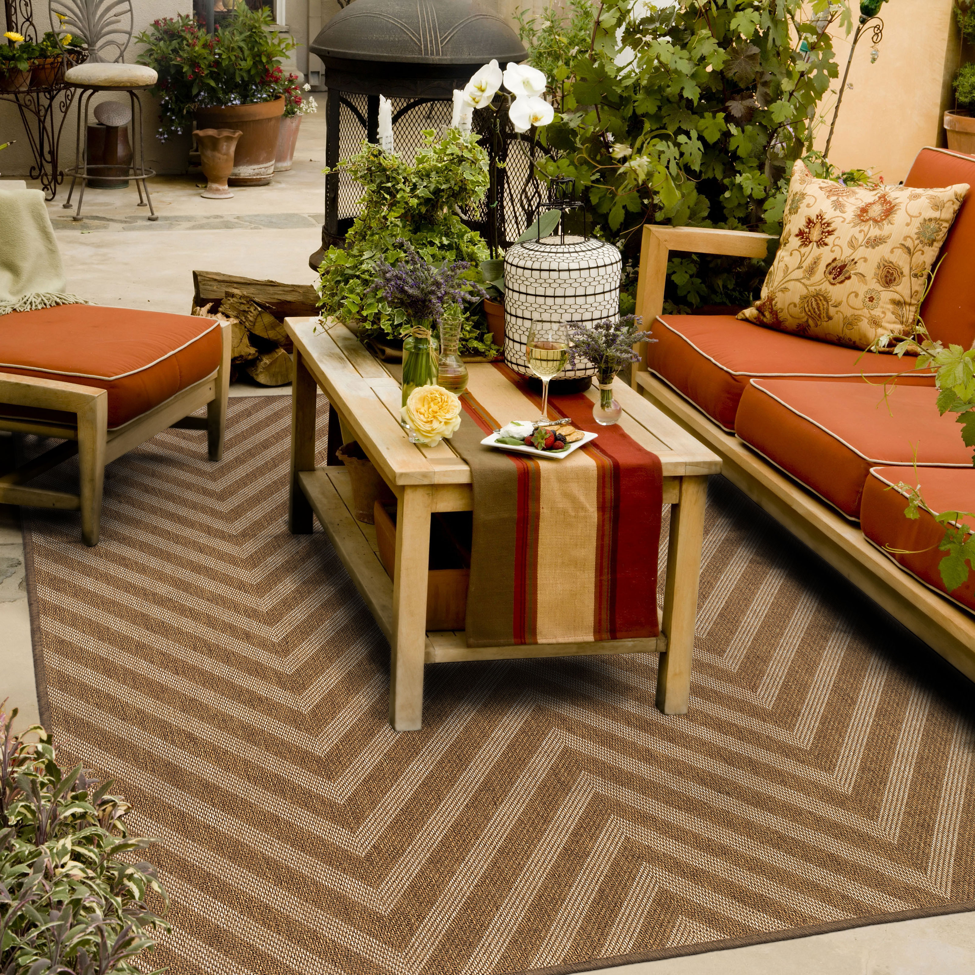 Avalon Home Key Haven Chevron Indoor/Outdoor Area Rug