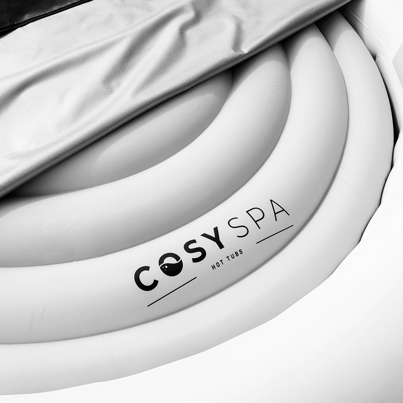 CosySpa Inflatable Hot Tub Covers - Energy-Saving & Effectively Protect Hot Tub Water from dirt and leaves (4-6 persons size with 1.6m diameter)