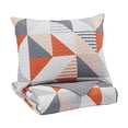 thumbnail image 1 of Signature Design by Ashley Couverture Simple Réversible de Conception Géométrique Contemporaine avec un Ensemble de Coussin, Gris Blanc, Orange, 1 of 3