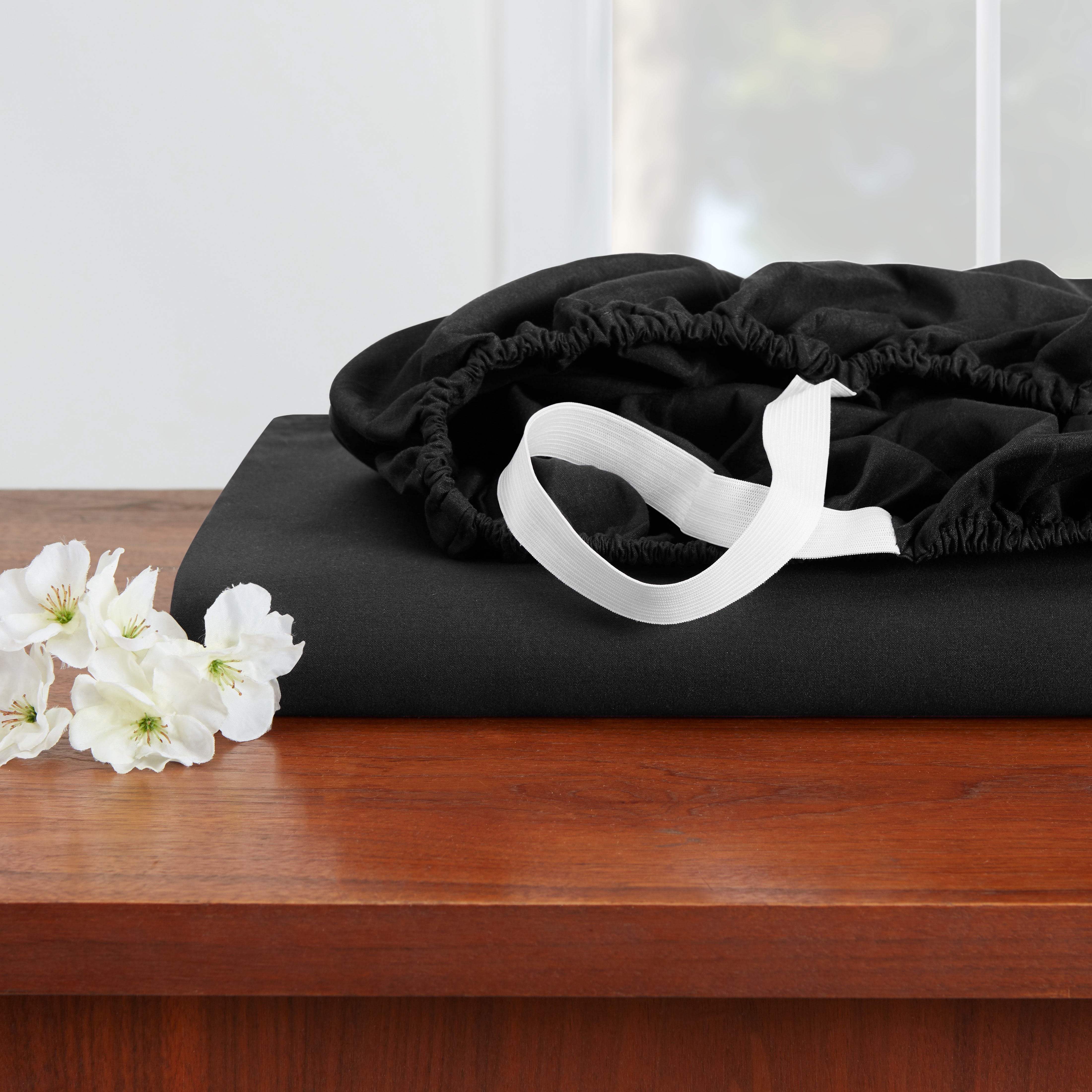 Hearth & Harbor Deep Pocket 4 Piece Solid Bed Sheet Set, 1800 Thread Count Microfiber Sheets, Split King, Black