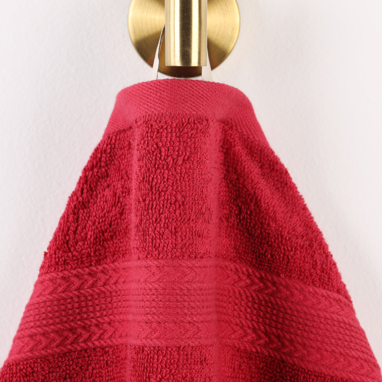 Superior Eco-Friendly Cotton Solid 12-Piece Cranberry Towel Set