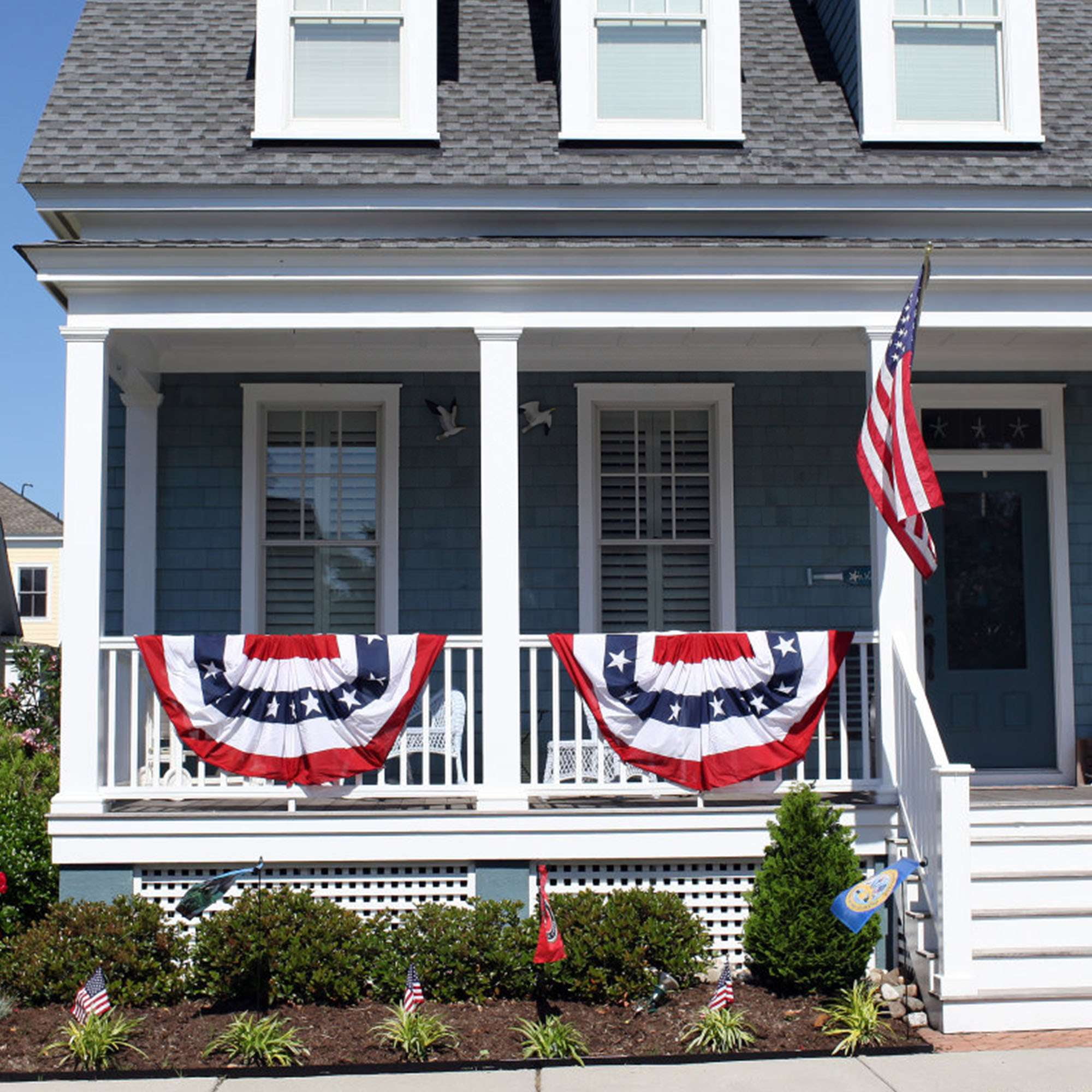 Deago USA Pleated Fan Flag American US Bunting Flag Patriotic Half Fan Banner Flag for 4th of July Memorial Day Indoor Outdoor Decoration (5 Pack, 1.5x3 Feet)