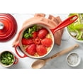 thumbnail image 3 of Cacerola Le Creuset de hierro fundido esmaltado Signature de 2,25 L, 3 of 5