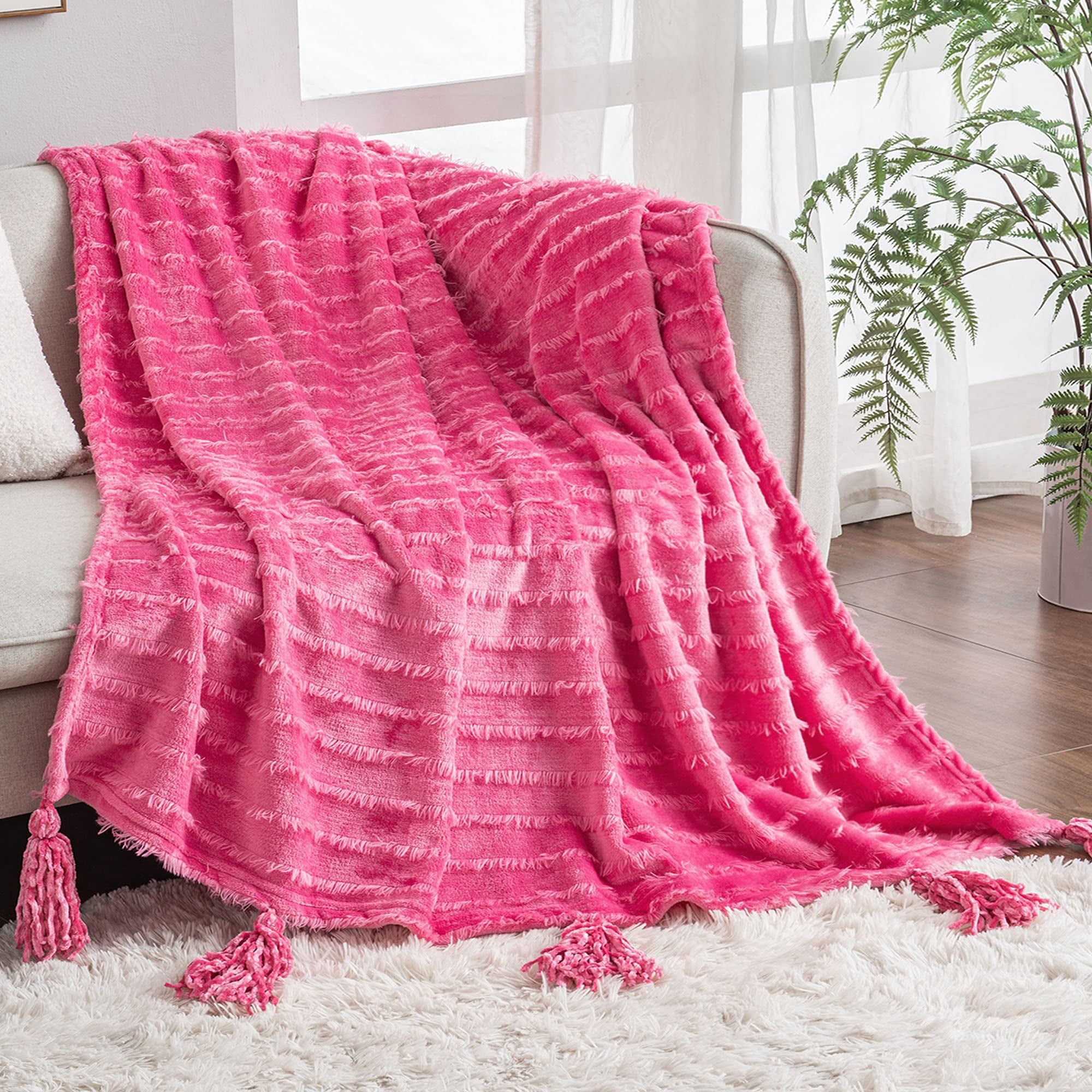 Exclusivo Mezcla Soft Throw Blanket, Large Fleece Fuzzy Blanket, Decorative  Tassel Plush Throw Blanket for Couch/Sofa/Bed, 50x60 Inches, Hot Pink -  Walmart.com