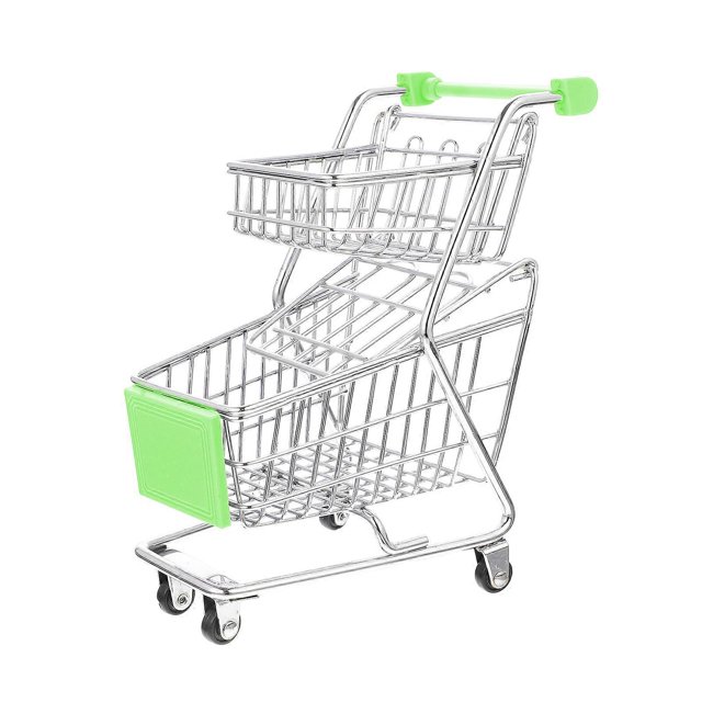 small shopping cart miniature supermarket shopping cart double layer trolley toy Verde, mini carrito de compras doble nivel en vista frontal 3/4; alambre plateado con asas y frente de plástico verde, dos cestas apiladas, ruedas giratorias, medidas aprox. 9.2 × 12 × 17.5 cm; apto para organizar dulces, bolígrafos o tarjetas y para decorar escritorio, oficina o habitación.