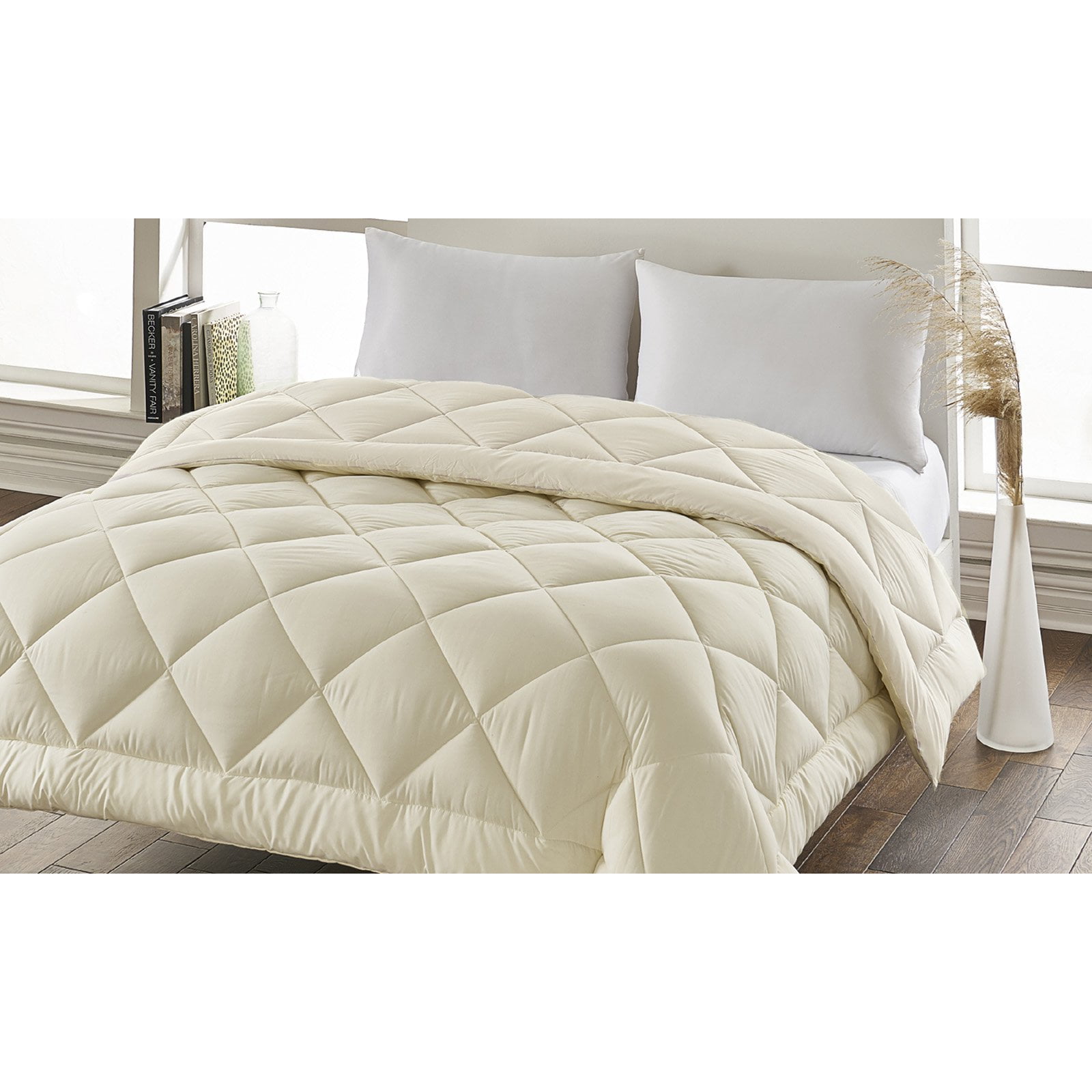 Highloft All Season Goose Down Alternative Comforter by LoftWorks