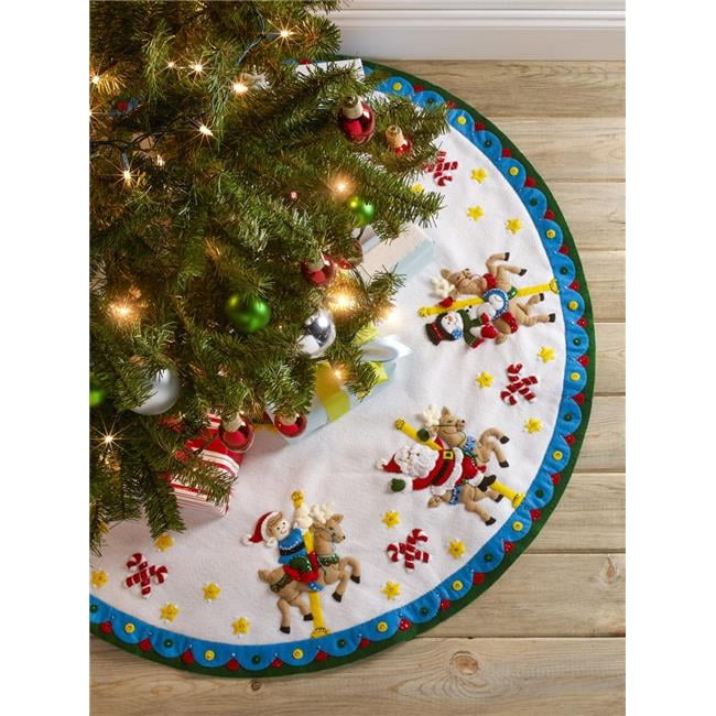 Bucilla Felt Tree Skirt Applique Kit 43" RoundCarousel Santa