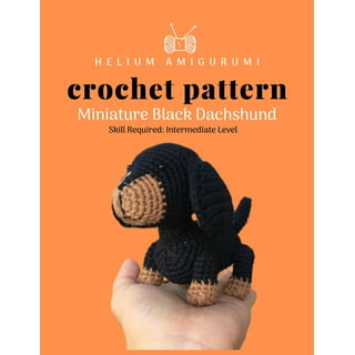 A Crochet World of Creepy Creatures and Cryptids: 40 Amigurumi Patterns for  Adorable Monsters, Mythical Beings and More (Paperback)