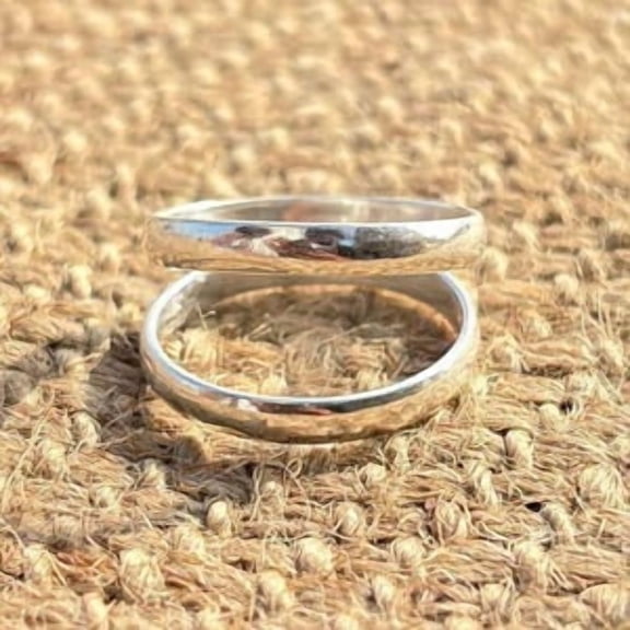 ELANZAA JEWELS Silver Band Ring, Minimalist 2mm Polished Stacking Ring for Daily Wear