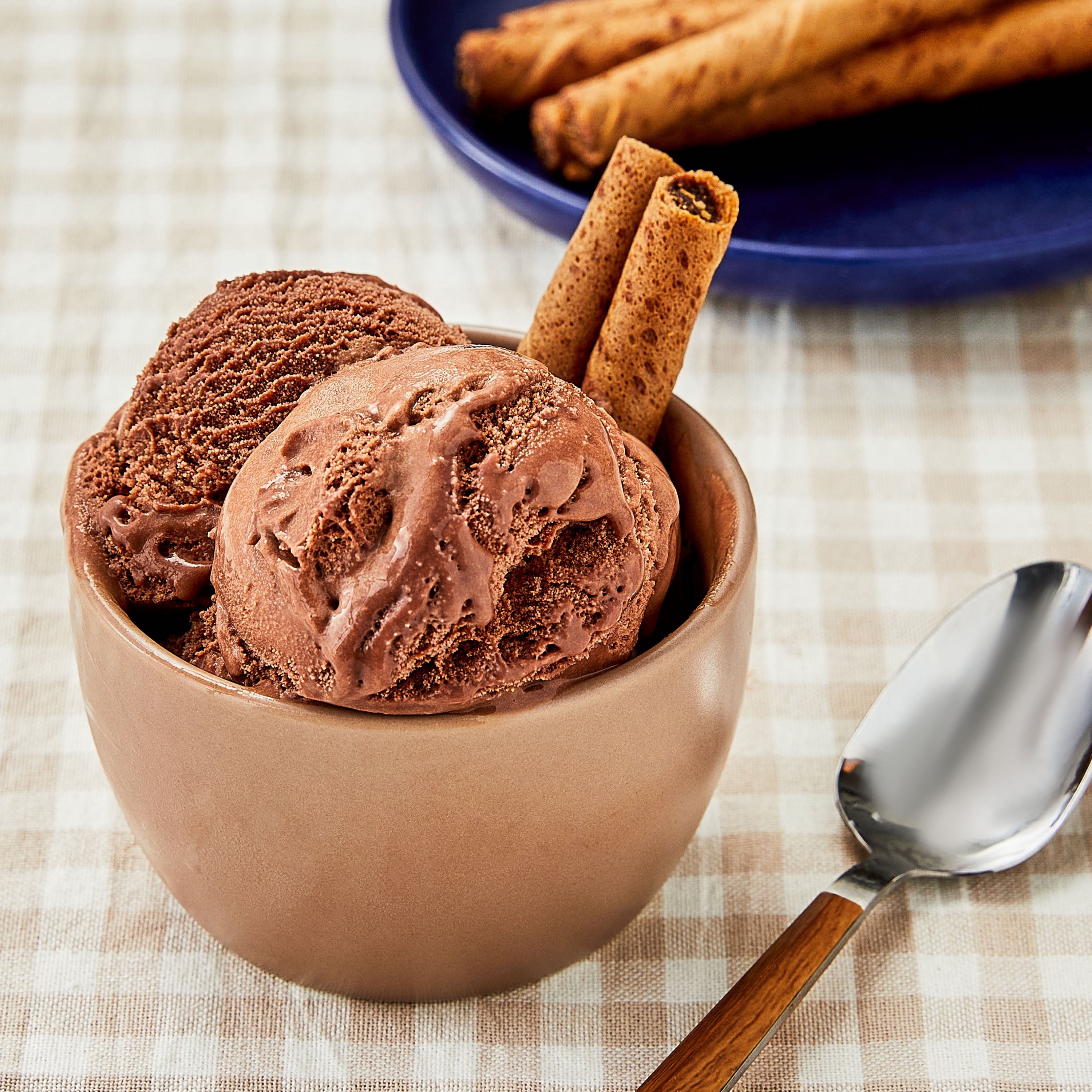 Great Value Chocolate Low Fat Frozen Yogurt, 48 fl oz Tub