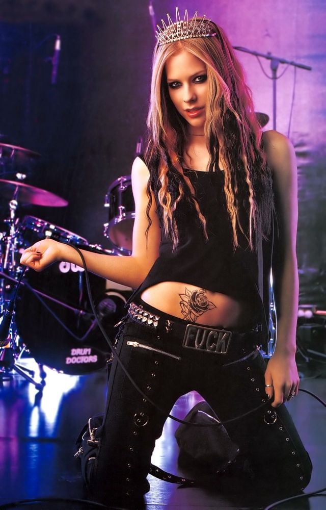 Avril Lavigne Poster Tiara R rated Belt Buckle Art Poster 24x36 Multi