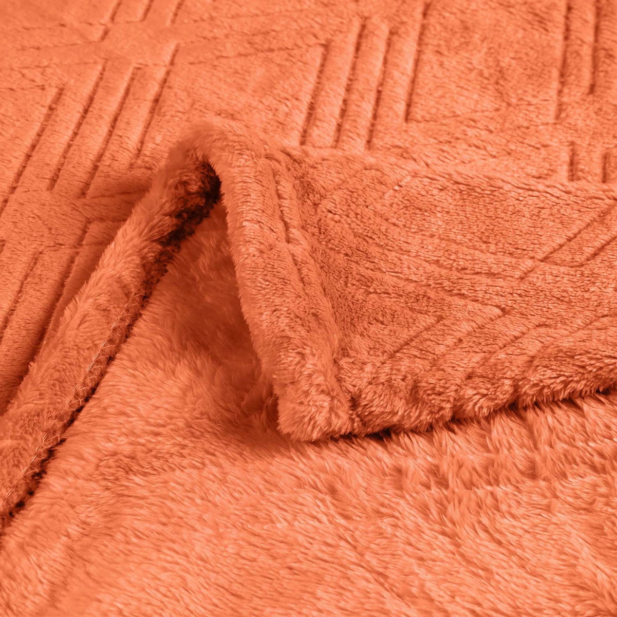 Superior Alaska Diamond Fleece Blanket 90" x 106", Lightweight Soft Bed Blankets, King Size, Rust