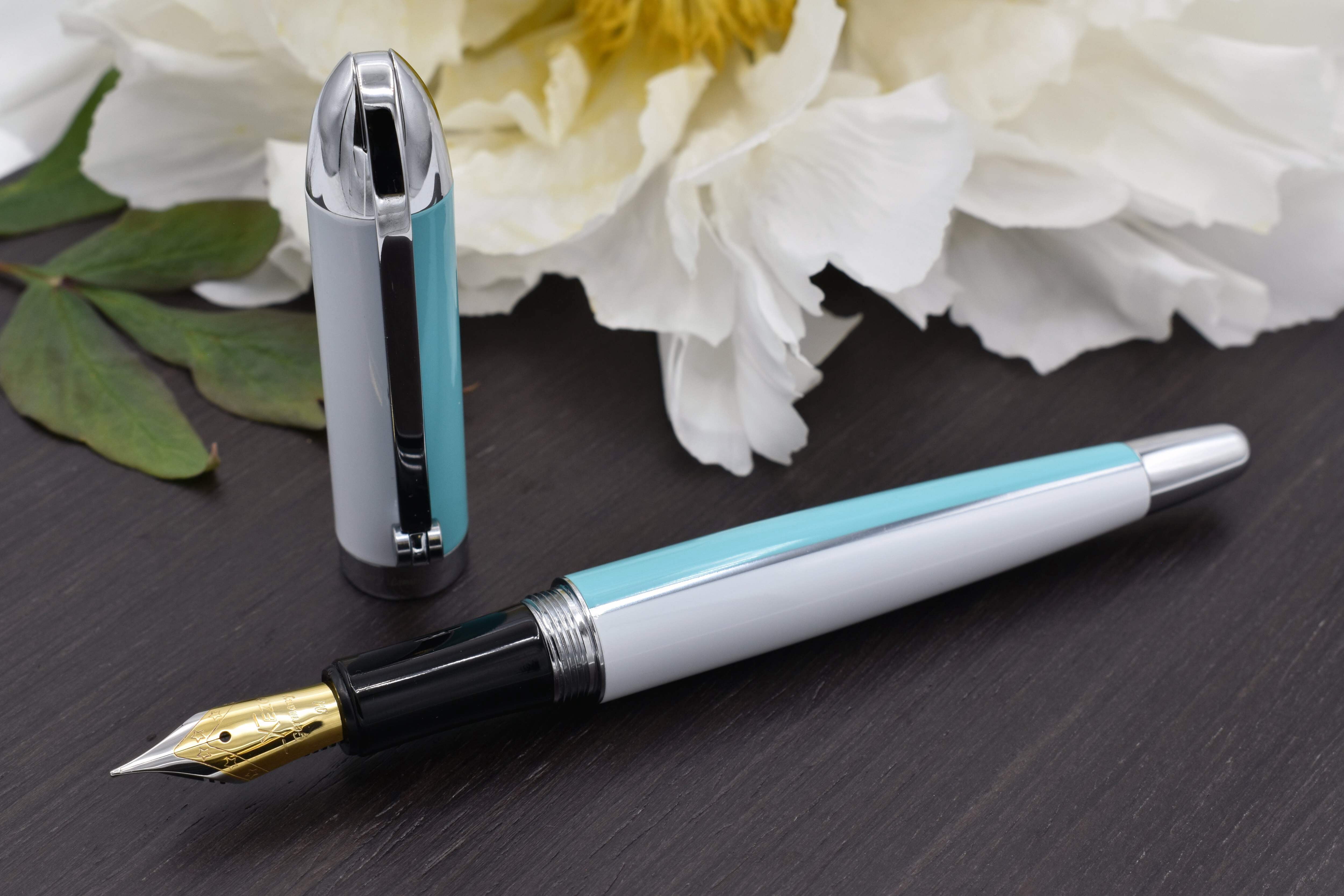 Xezo Xezo Visionary® Brass  Aluminum Enameled Fountain Pen (Medium Nib) - Sky Blue / White