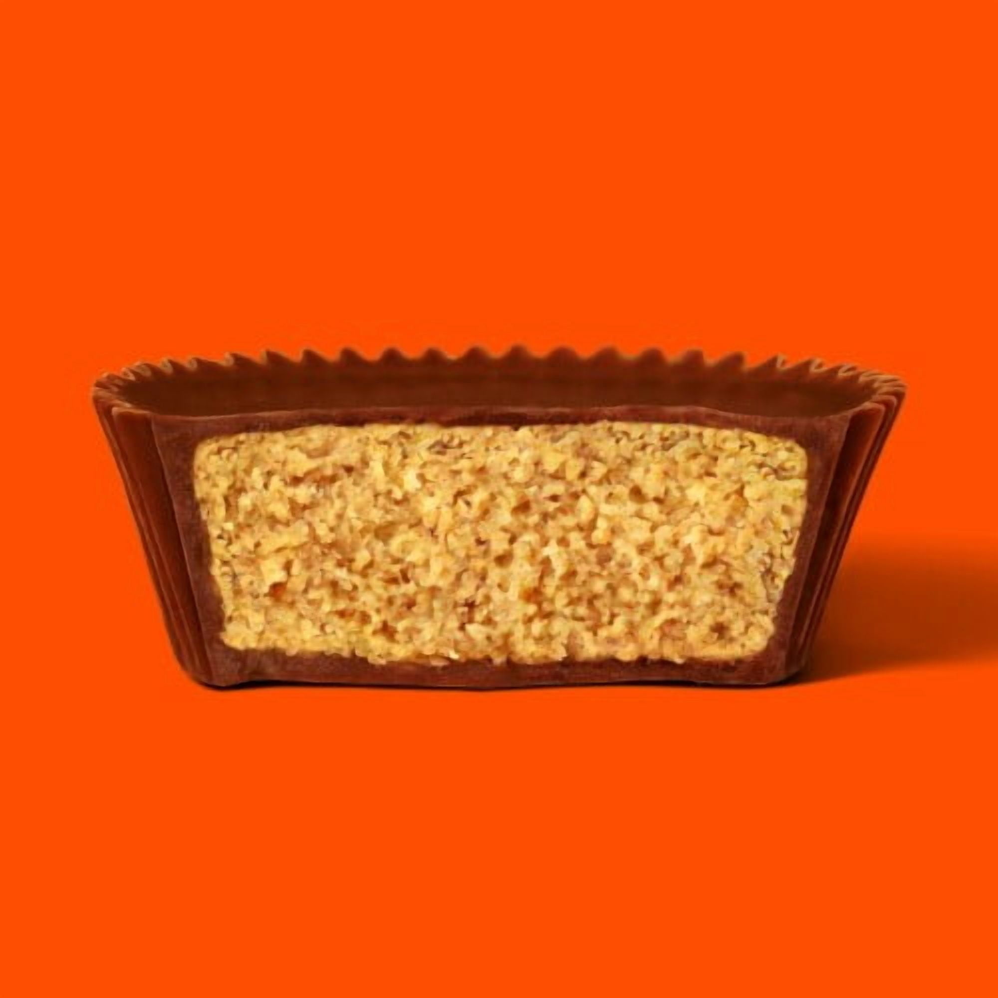 Pack of 2 REESE'S Big Cup Milk Chocolate Peanut Butter Cups Candy Packs, 1.4 oz (packaging may vary)