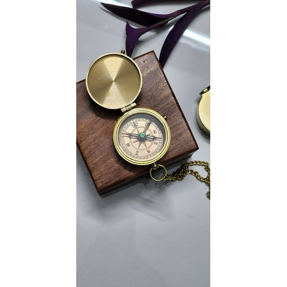 AWF Flat Decorative Compass with Wooden Case - Antique Style Navigation Tool
