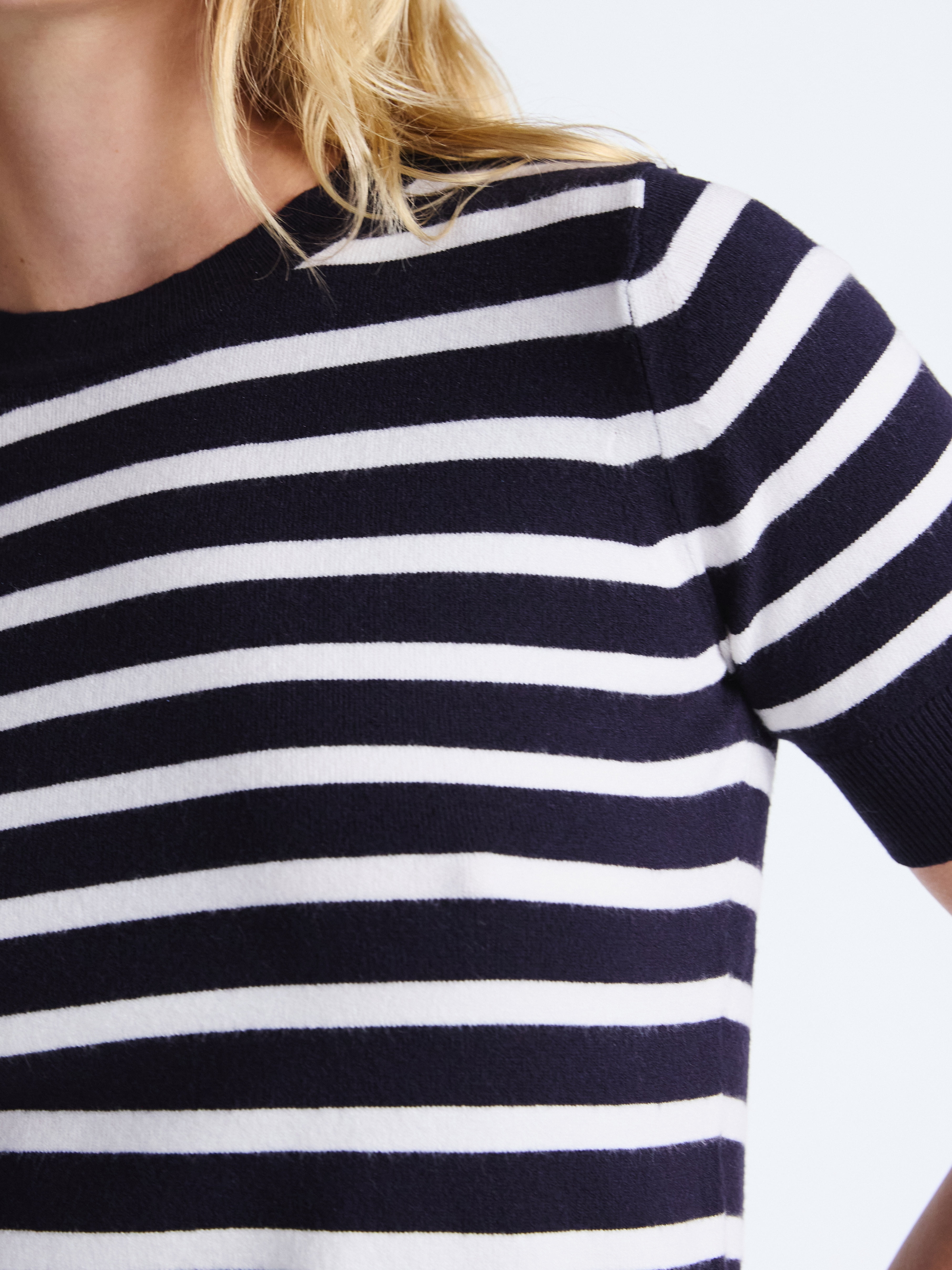 Free Assembly Women's and Women's Plus Cozy Yarn Shrunken Sweater Tee with Short Sleeves, Solid & Print, Lightweight, Sizes XS-4X