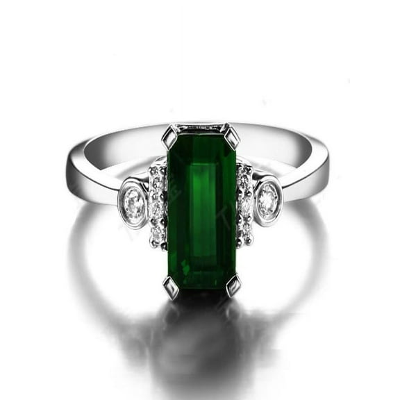 Beautiful 1.50 Carat Emerald and Diamond Engagement Ring in White Gold for Women