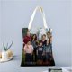 thumbnail image 2 of Modern Family Bolso de tela con estampado de lienzo para mujer, bolsa de compras reutilizable y estética, con cremallera interior, regalo para mujer,40*45cm., 2 of 6