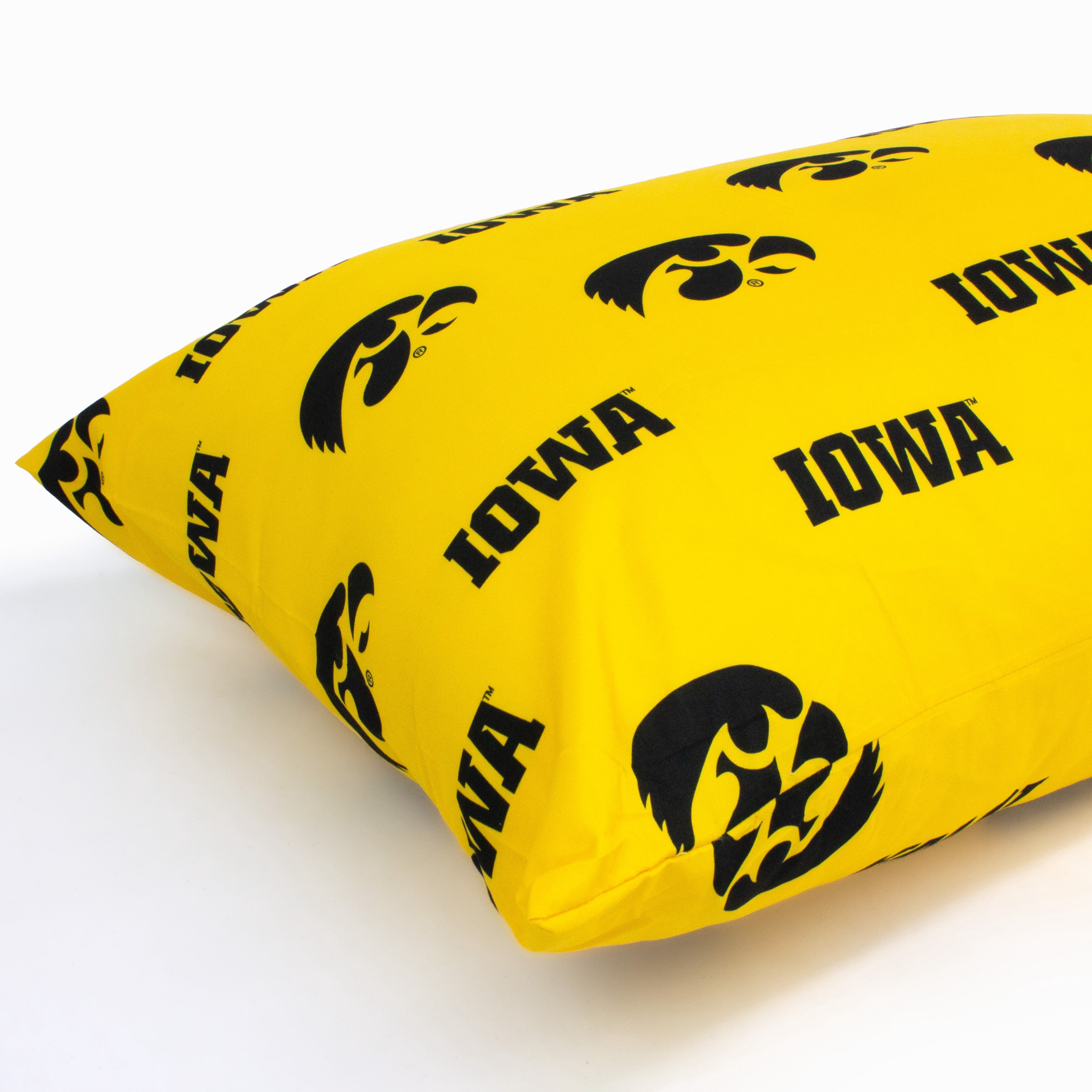 Iowa Hawkeyes Pillowcase Pair, Standard, 20" x 30" (2 Standard Pillowcases)