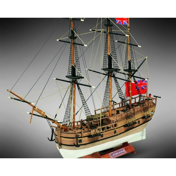 Mamoli MM18 HMS Endeavour - Wooden model ship kit with pre-carved hull - Scale 1/143 - Length 11.8 in - Height 10.2 in