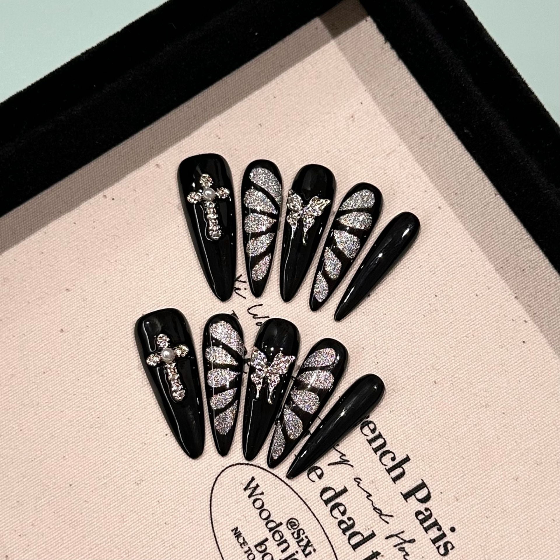 Hand-worn nail pads, advanced sense, dark black, silver, cat's eye manicure, cocoon-breaking butterfly, light luxury temperament, white nails