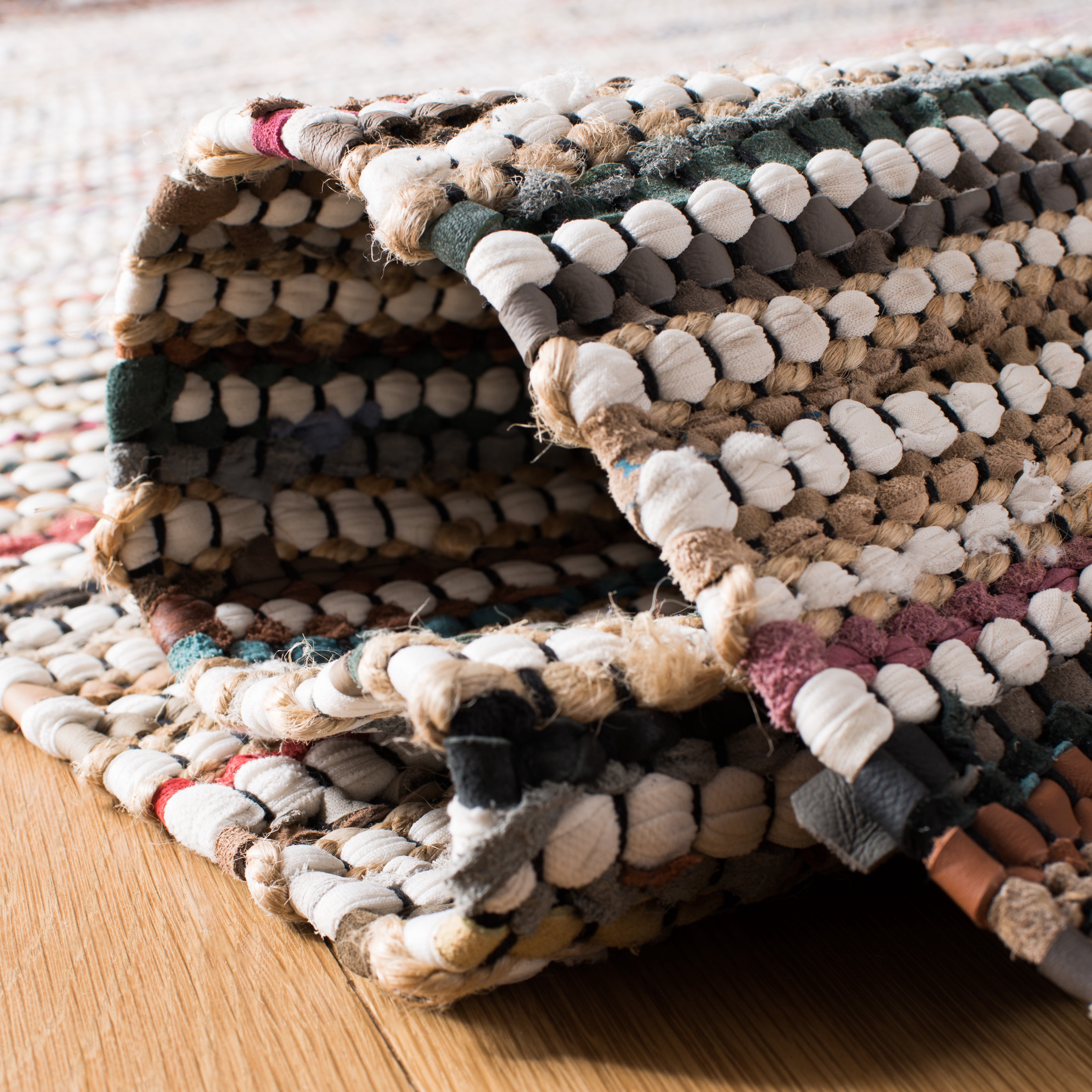 SAFAVIEH Vintage Leather Aaron Stripe Fringed Runner Rug, Multi, 2'3" x 9'