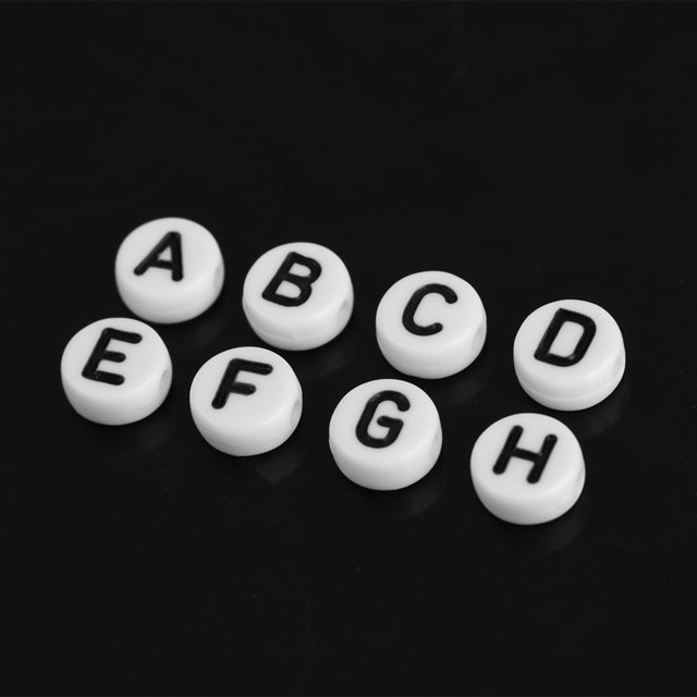Fdit 500 Pcs Perles Rondes en Acrylique Lettre Unique Perles Blanches A-Z Accessoires de Bracelet Collier, Perles en Acrylique Lettre