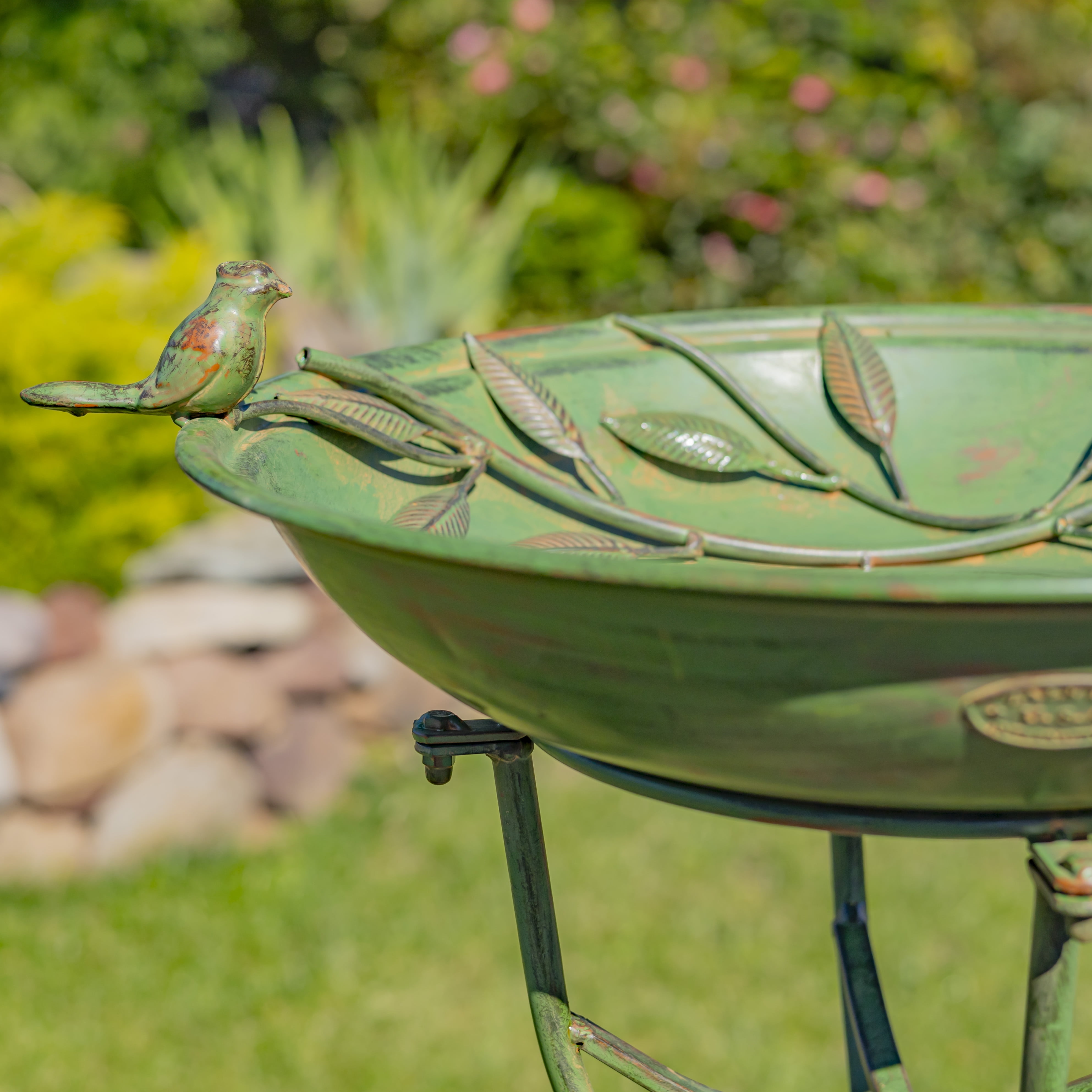 Zaer Ltd. Deep Well Made Metal Birdbath with 2 Cast Iron Birds and Leaf Decoration (Antique Green)