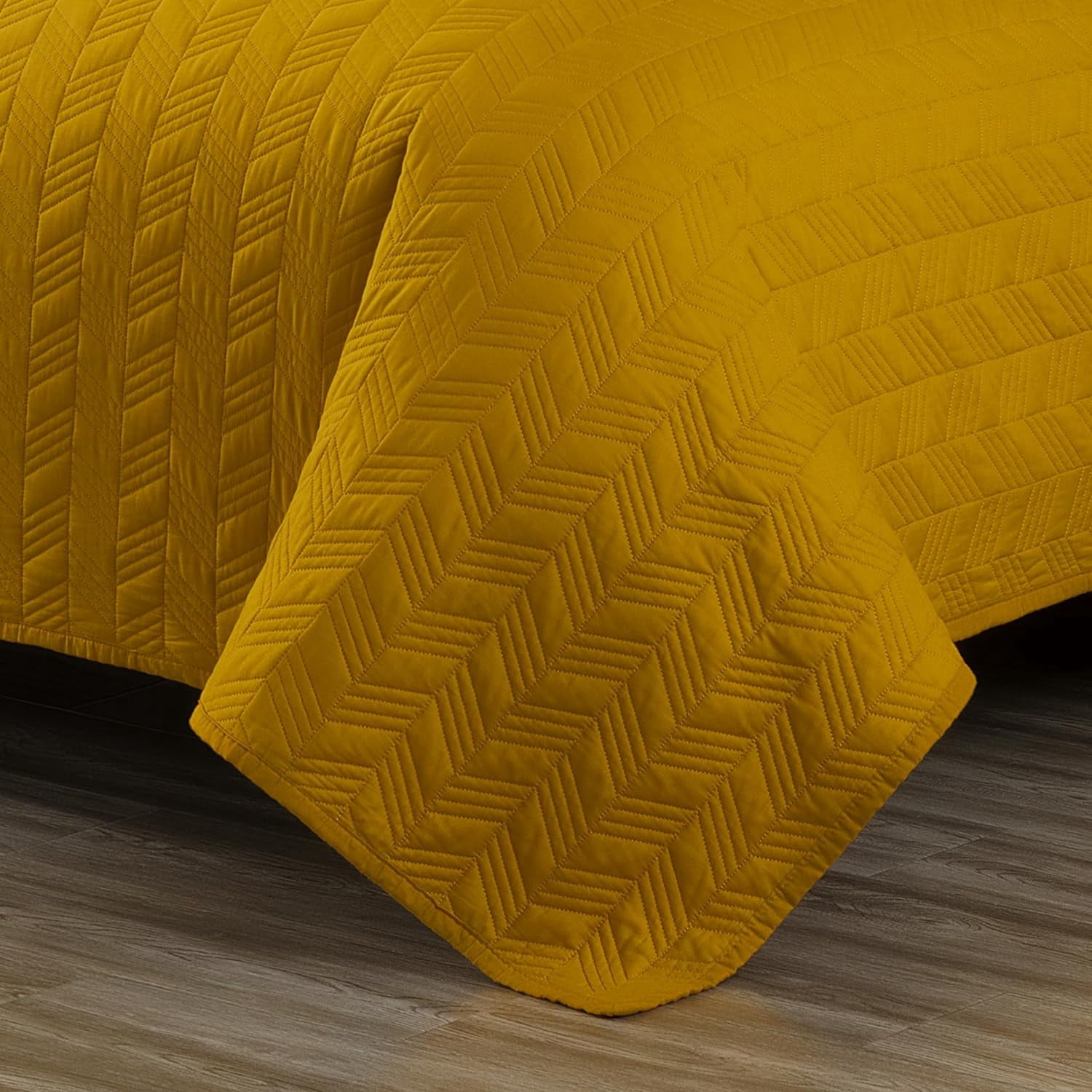 Chezmoi Collection Roswell Geometric Striped Solid Cotton Lightweight Quilt for All Seasons, 3-Piece Quilt Set, Queen, Mustard Yellow