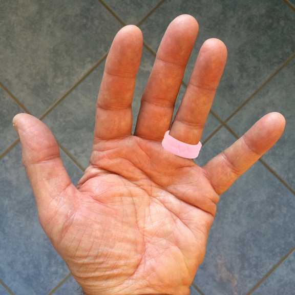 BESTYASH 5Pcs Trendy Silicone Ring Pink Use Circular Party Finger Ring for Everyday Life