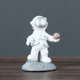 thumbnail image 2 of Estatua de trineo de astronauta, adorno de resina, figuritas temáticas del universo, decoración de escritorio, 2 of 4