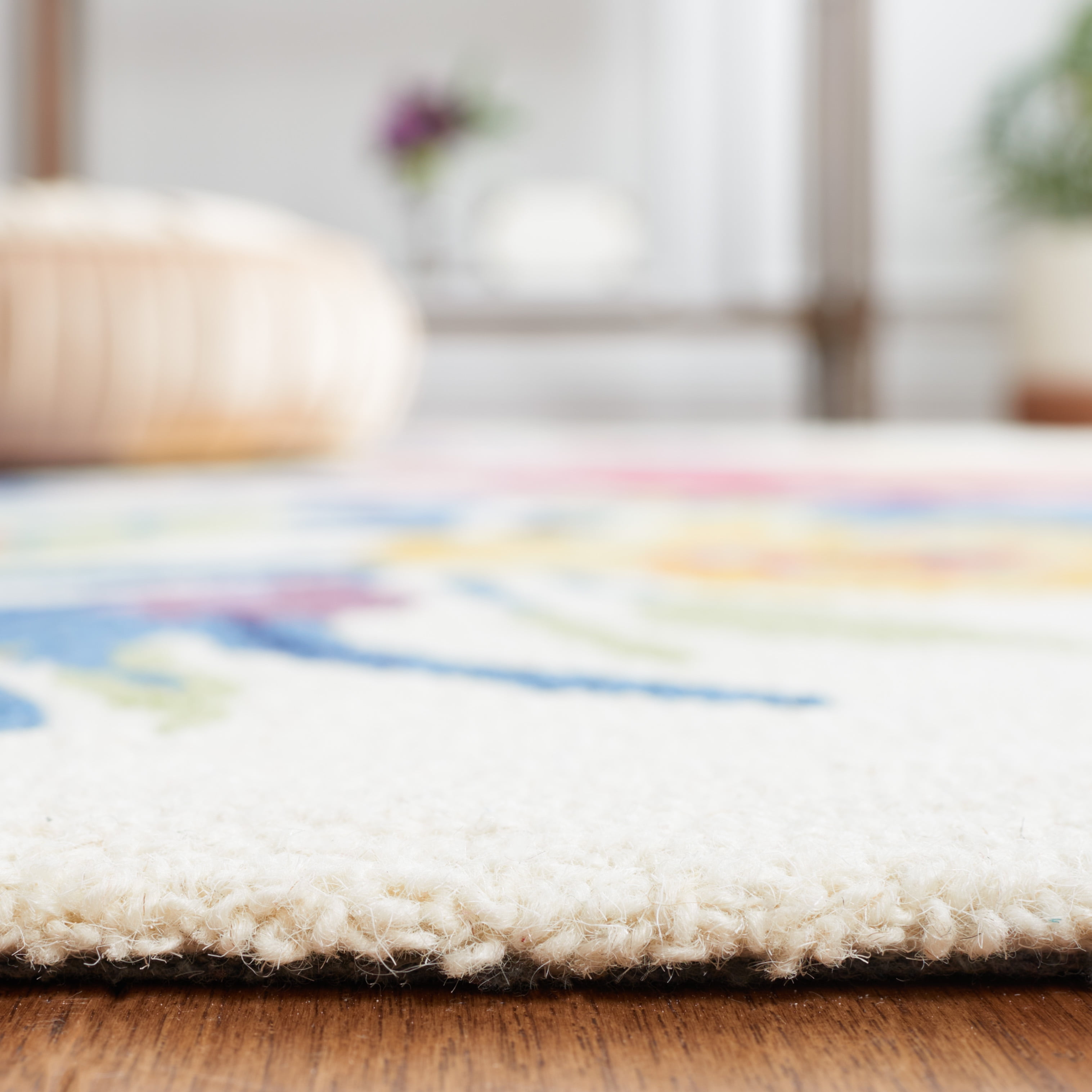 Safavieh Chelsea Ainsley Floral Area Rug, Ivory/Rose, 4' x 6' Oval