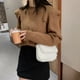 thumbnail image 3 of Bolso de hombro de moda para mujer bandolera de felpa de Ehuebsd Color sólido bolso de fiesta de alta calidad para teléfono portátil cómodo Otoño e Invierno, 3 of 9