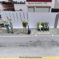 thumbnail image 4 of 1:64 Figuras de resina Muñecas Personaje Miniatura Diseño de calle Diorama Maleta negra Zulema Figura de personas de modelos en miniatura, 4 of 5