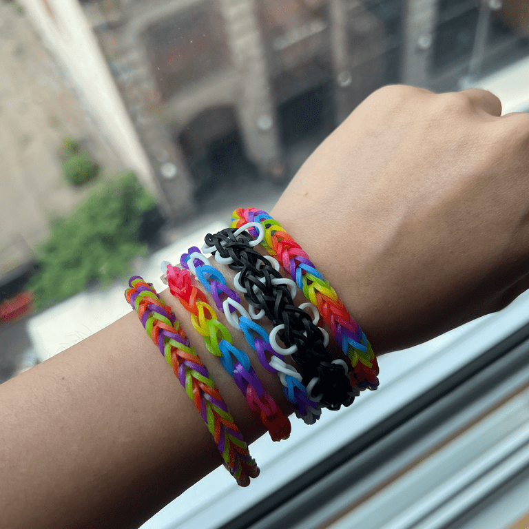 How to make a rainbow loom ring or bracelet without an S or C clip! 