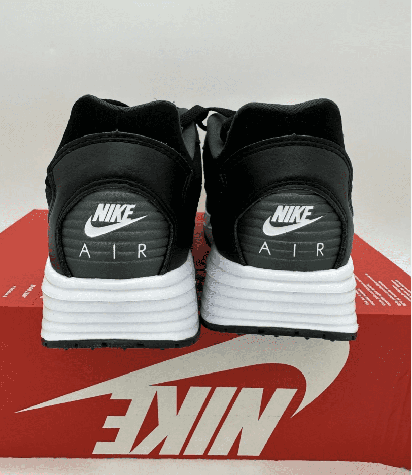Nike Air Max Solo Men's Size 11.5 Black White Running Shoes HQ2572-001