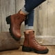 thumbnail image 4 of NECHOLOGY Botas Mujer Adulto Femenino Zapatos Botines para mujer Botas Mujer/Invierno Botas De Moto Estilo Británico Suela Gruesa Hebilla De Cinturón Botas Retro Botas Grandes (Brown, 9), 4 of 7