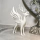 thumbnail image 1 of Figura de ciervo invernal alado | Delicadas astas y plumas | Decoración mística de cuento de hadas para repisa, escritorio o estantería | Decoración navideña y para todo el año, 1 of 3