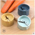 thumbnail image 4 of Hongchun Hand screw vegetable cutter, 4 of 4