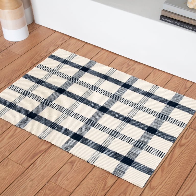 Mainstays Blue Plaid Outdoor Layering Rug, 24" x 36" photo 2