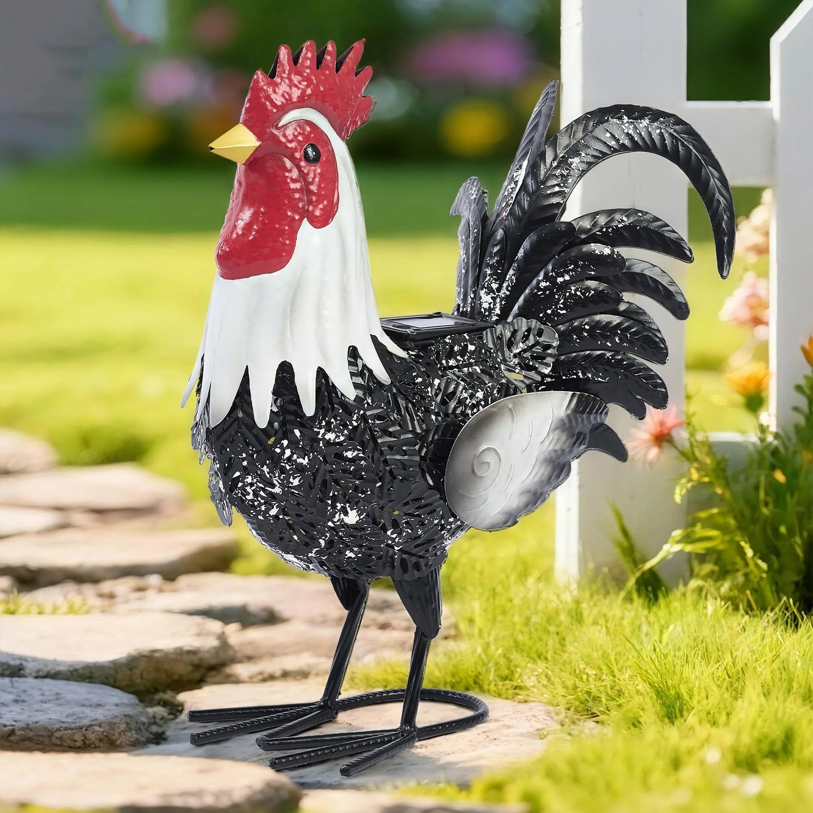 Metal Rooster Garden Decor — 15" Solar-Powered Outdoor Garden Statue, Metal Chicken Yard Art for Outdoor Porches, Patios, and Backyards