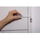 thumbnail image 3 of Pestillo multiuso Dreambaby Twist 'N Lock de plástico gris/blanco, paquete de 2, 3 of 6