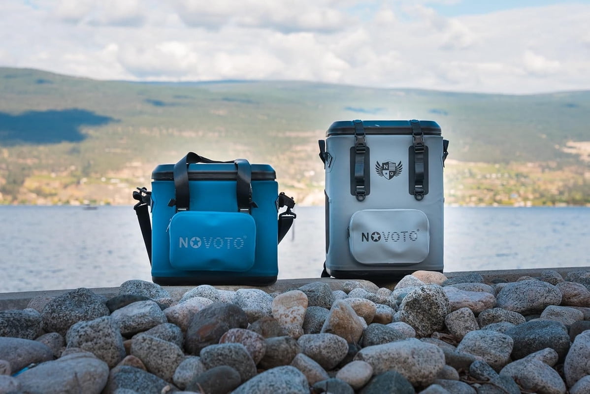 Novoto Magnetic Backpack Cooler 30Can, Zipperless Design, Insulated Soft Sided Cooler Bag for Men & Women, Portable Lunch Bag for Tailgating, Beach, Picnic, Kayak (Navy)