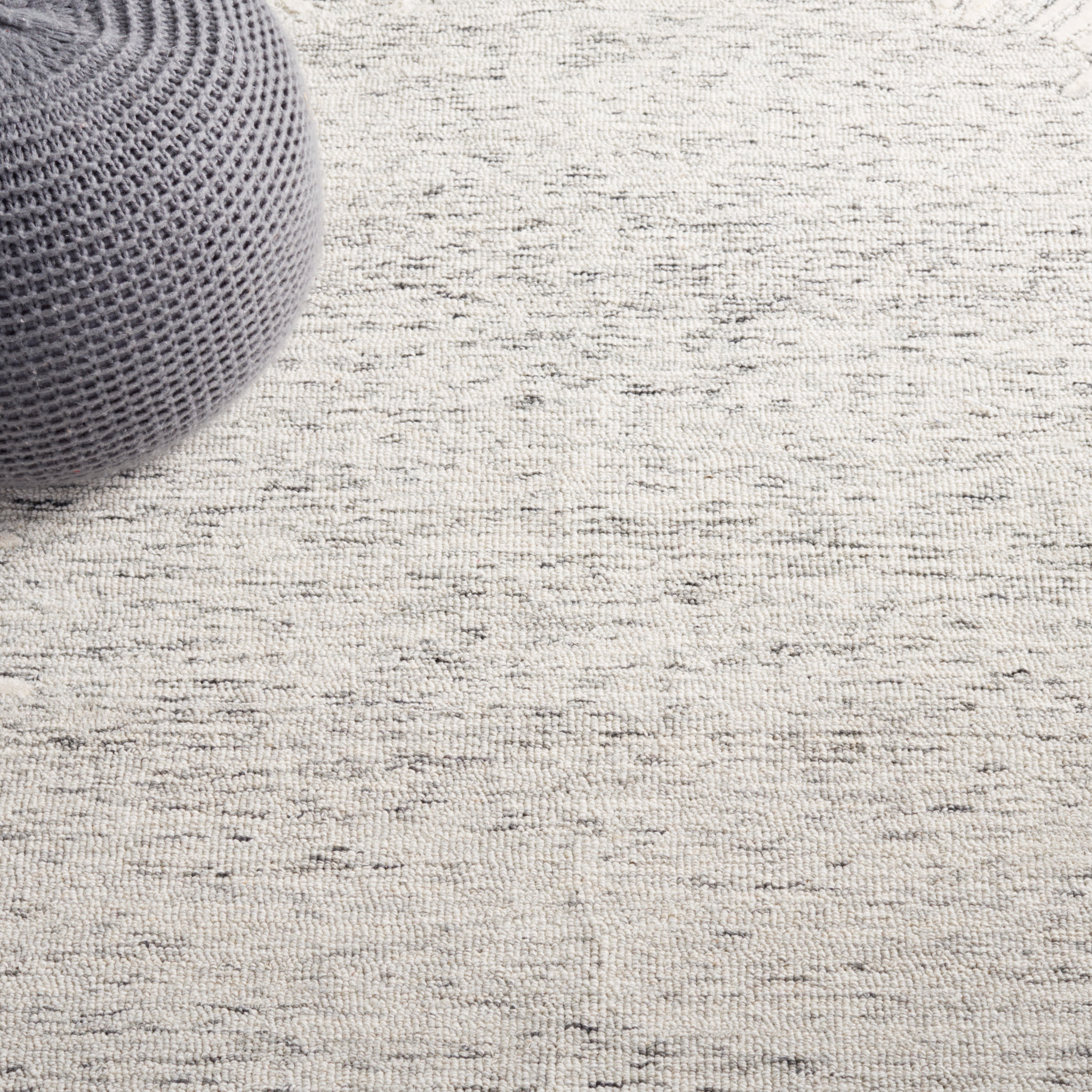SAFAVIEH Abstract Frieda Radiate Runner Rug, Gray/Ivory, 2'3" x 8'