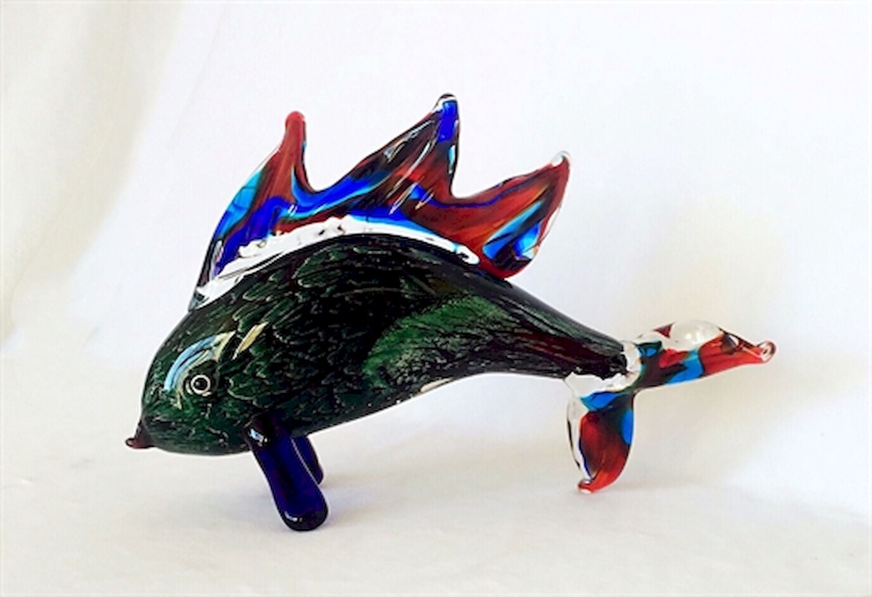Photo inspiration: Fresh Look at Green With Red And Blue Tail And Fins Glass Fish