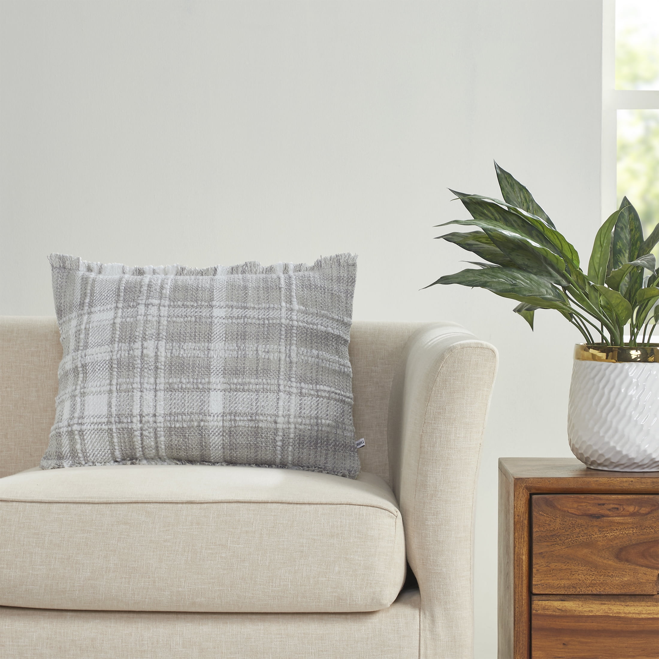 (2 pack) Better Homes & Gardens Lulu 14 in x 20 in Silver Plaid Cotton-Rich Decorative Pillow