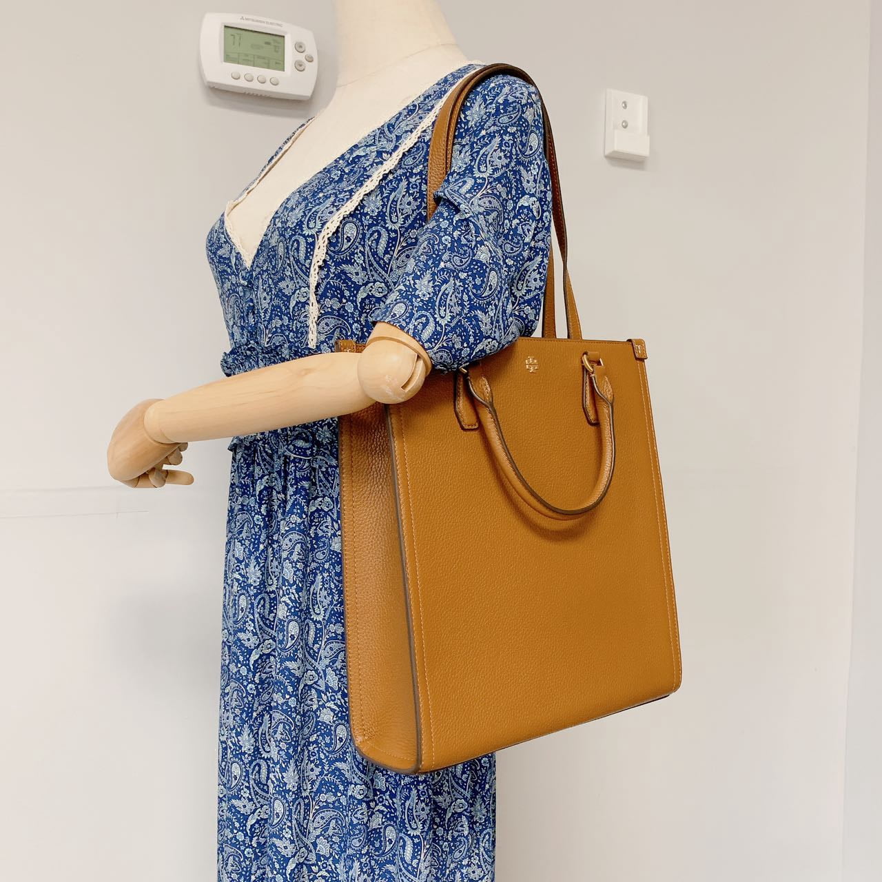 トリーバーチ TORY BURCH BLAKE SHOPPING TOTE | ARTS.SWU.BG