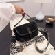 thumbnail image 3 of Bolso El Brazo Cuero Abrasivo Vintage Con Bandolera Estampada S (), 3 of 9