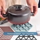 thumbnail image 4 of Salvamanteles de silicona y almohadillas calientes 8 piezas 5,63 4,92 pulgadas Herramienta de cocina multifunción de calor hexagonal para tapetes para tazones, tapetes para platos, manteles, 4 of 5